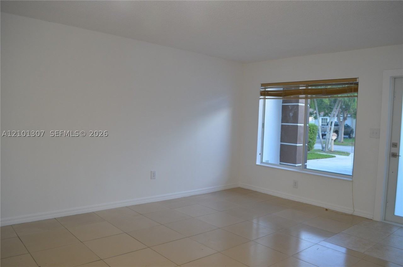 13867 Sw 258th Ln #13867 - Photo 4 of 37
