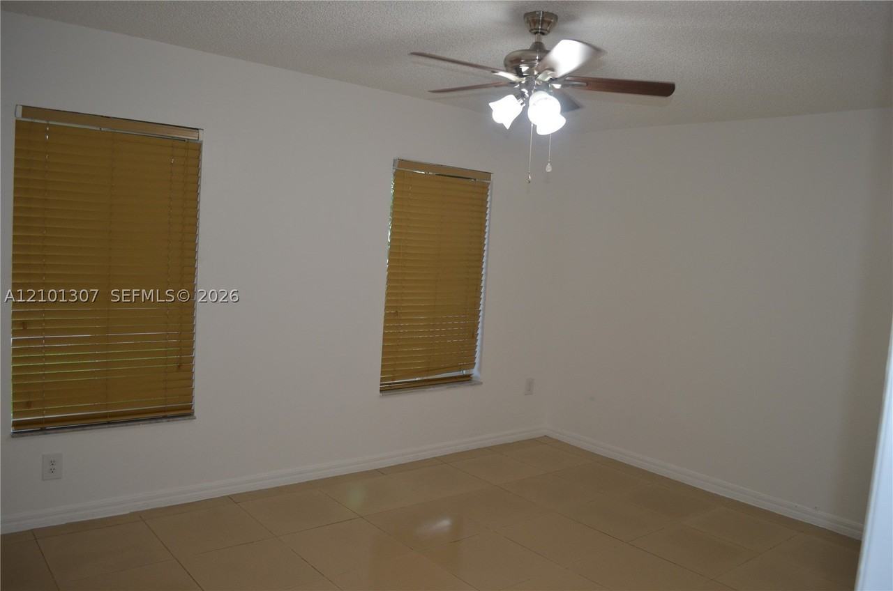 13867 Sw 258th Ln #13867 - Photo 5 of 37