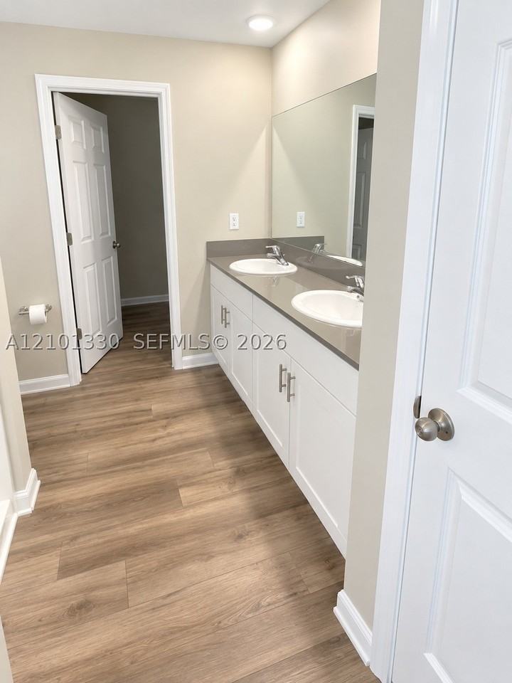 3426 Dahlia Dr - Photo 6 of 9