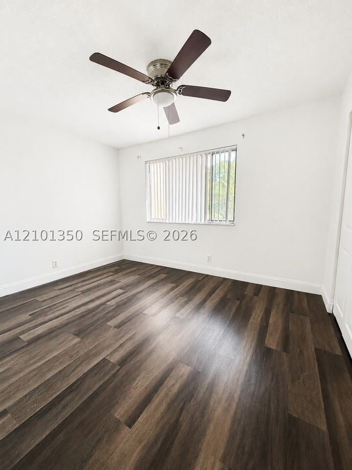 139 Sparrow Dr #5F - Photo 6 of 10