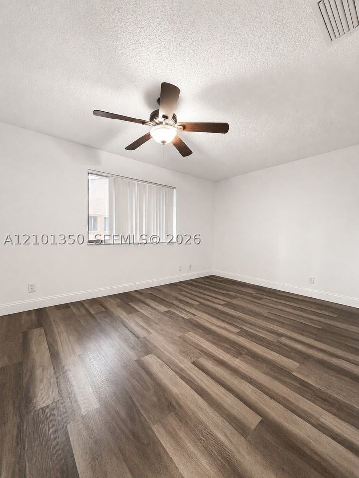 139 Sparrow Dr #5F - Photo 7 of 10