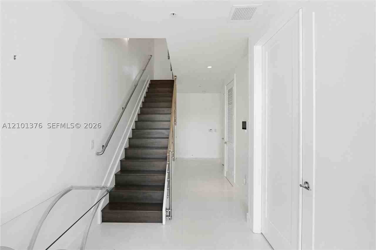 10541 Nw 66th St #0 - Photo 4 of 46