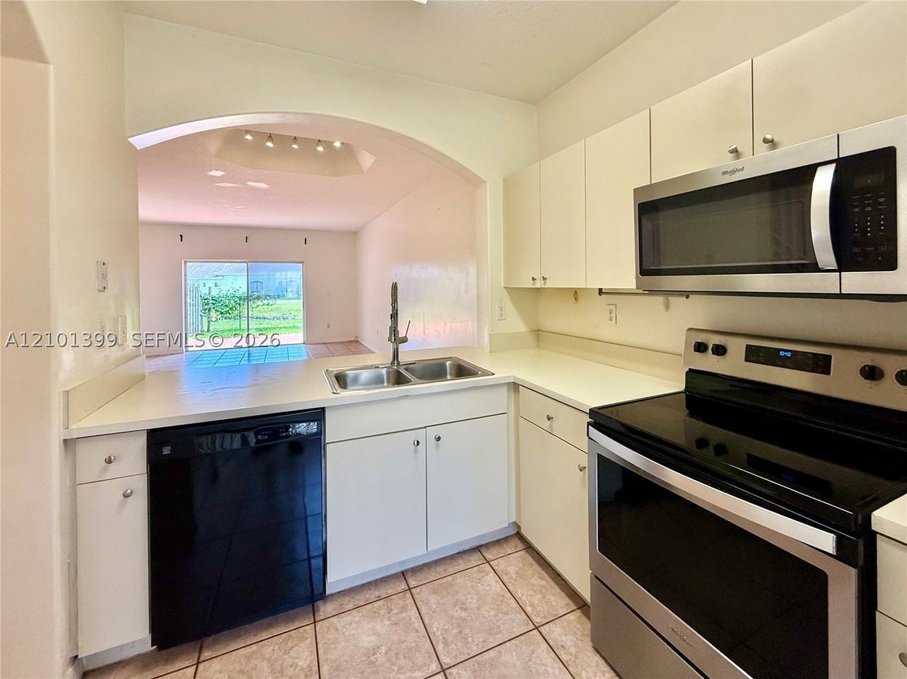 15800 Sw 92nd Ave #12B - Photo 4 of 16