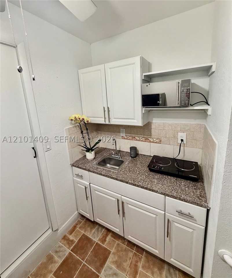 31 Nw 133rd Pl #B - Photo 2 of 11