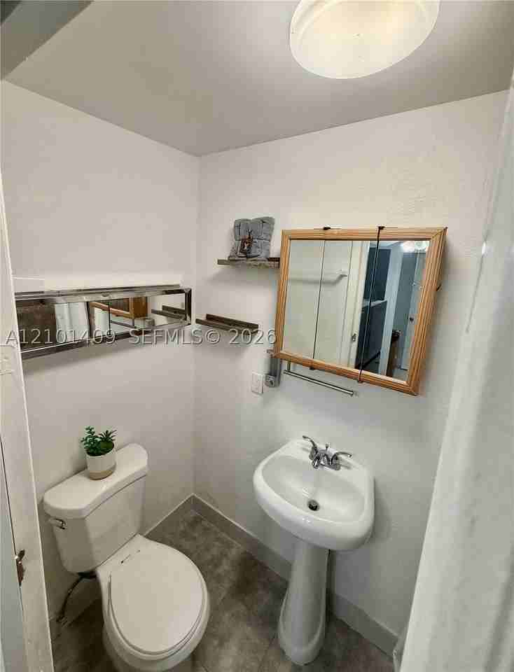 31 Nw 133rd Pl #B - Photo 6 of 11