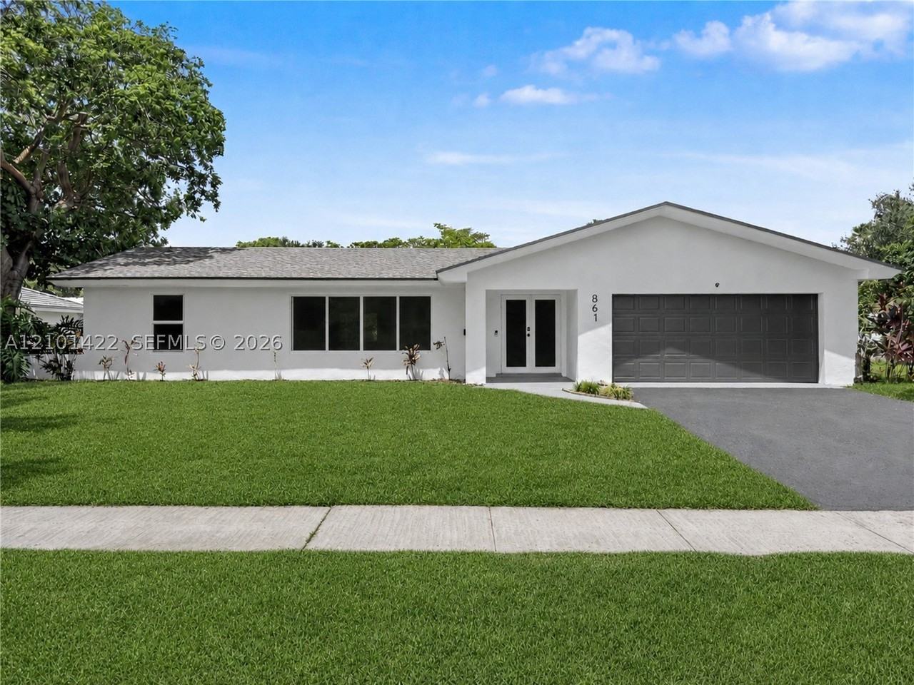 861 Nw 72nd Ave - Photo 3 of 31