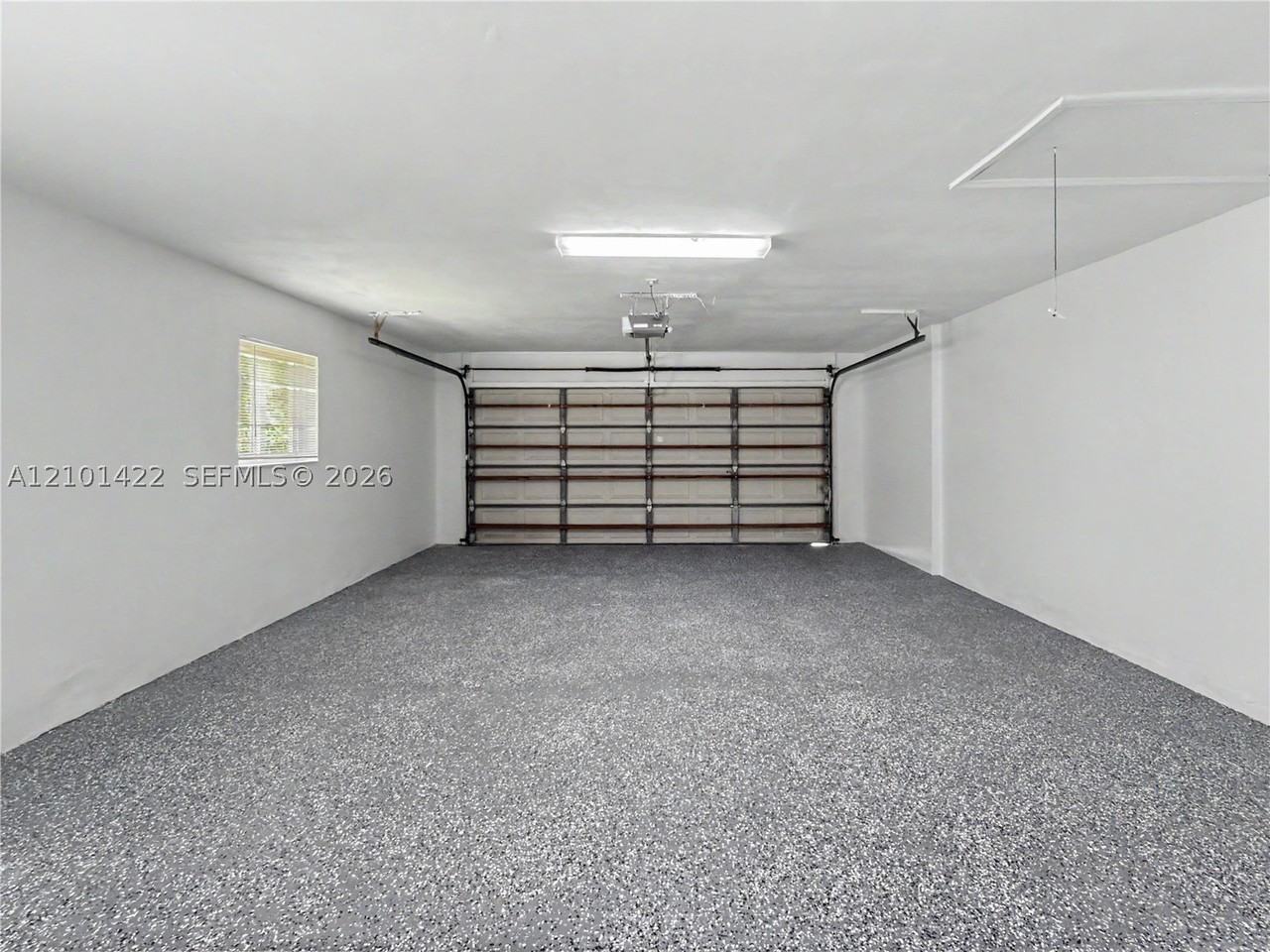 861 Nw 72nd Ave - Photo 4 of 31