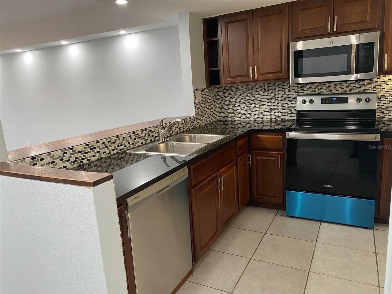 3606 Beneva Rd #502 - Photo 4 of 23