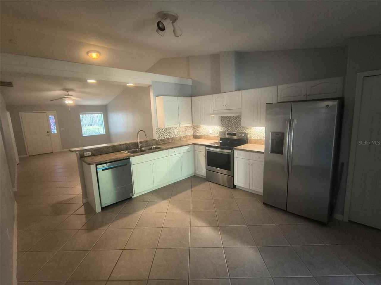96 Buttonworth Dr #B - Photo 2 of 12