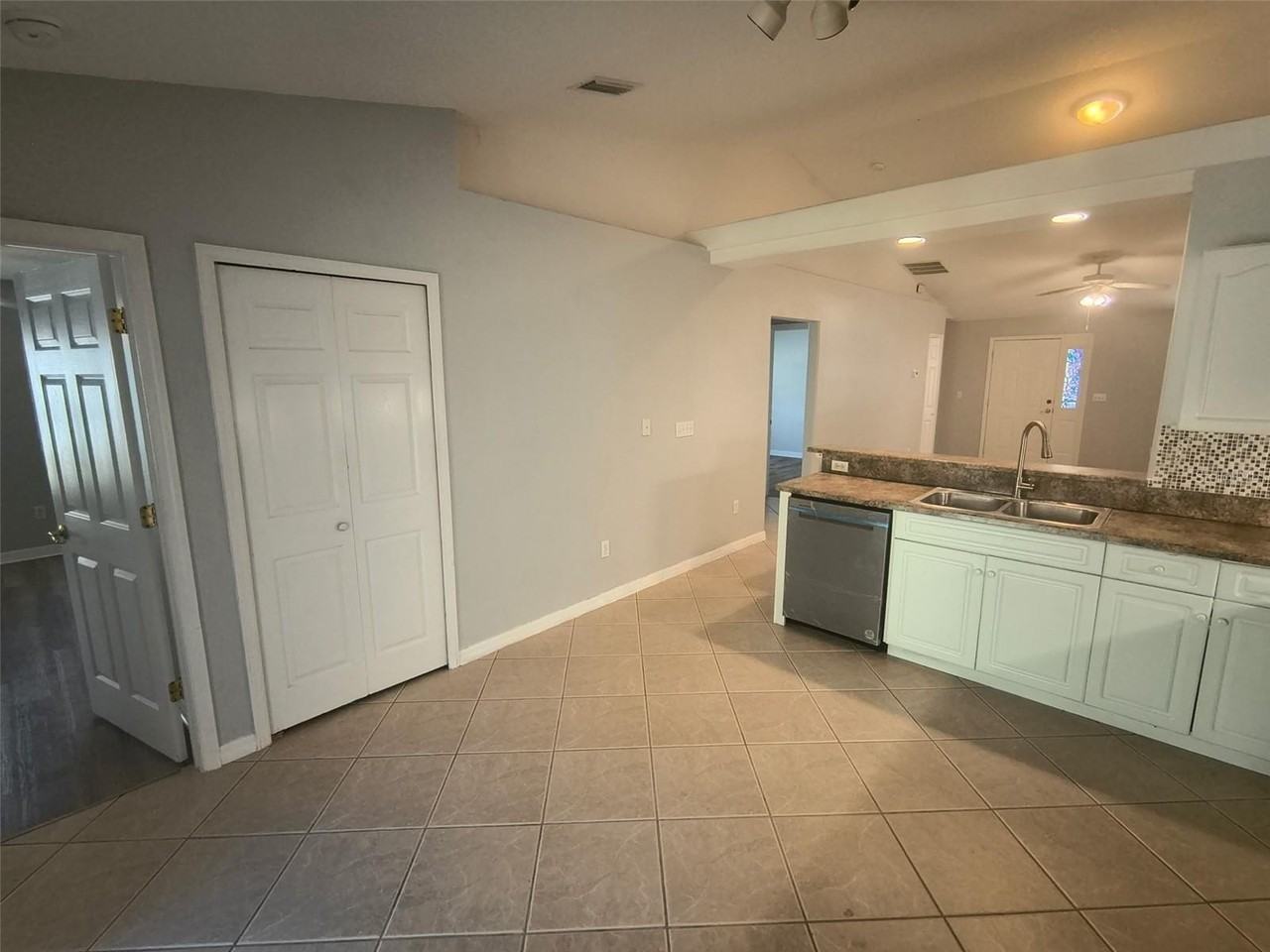 96 Buttonworth Dr #B - Photo 3 of 12