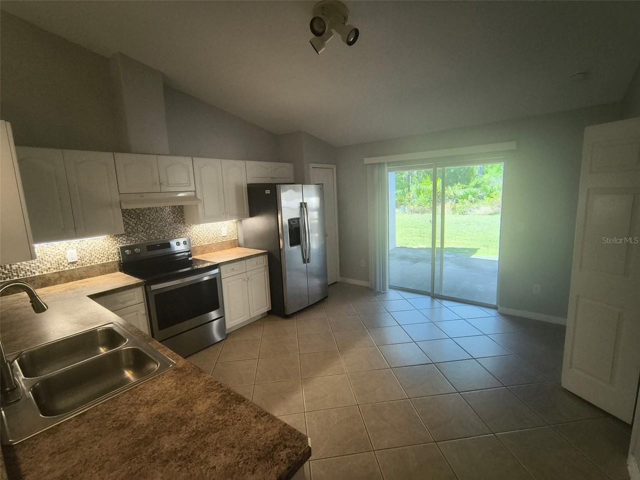 96 Buttonworth Dr #B - Photo 4 of 12
