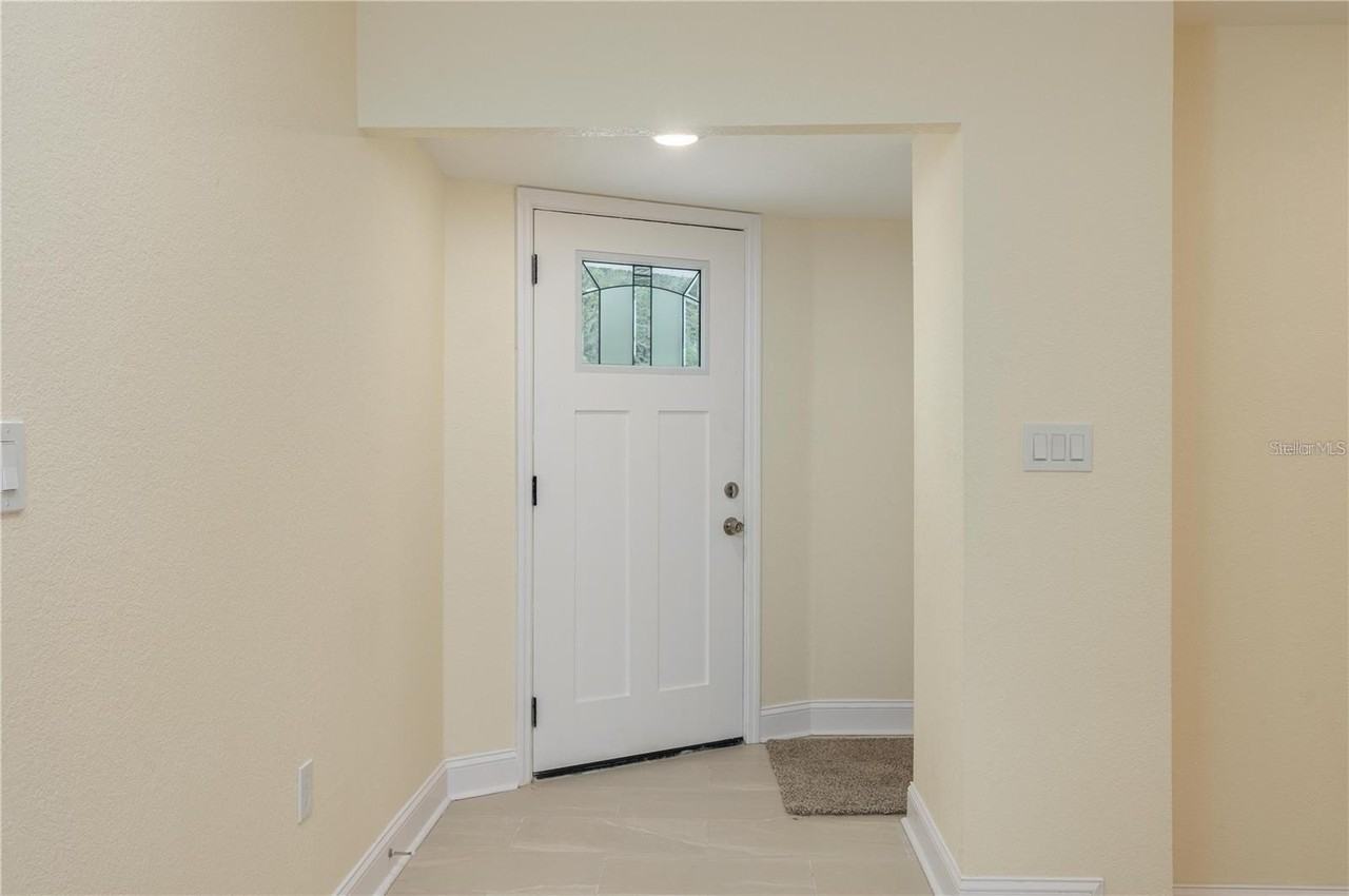 407 Princess Pl - Photo 3 of 32