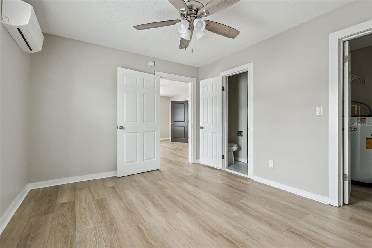 801 W Montrose St #C - Photo 7 of 10