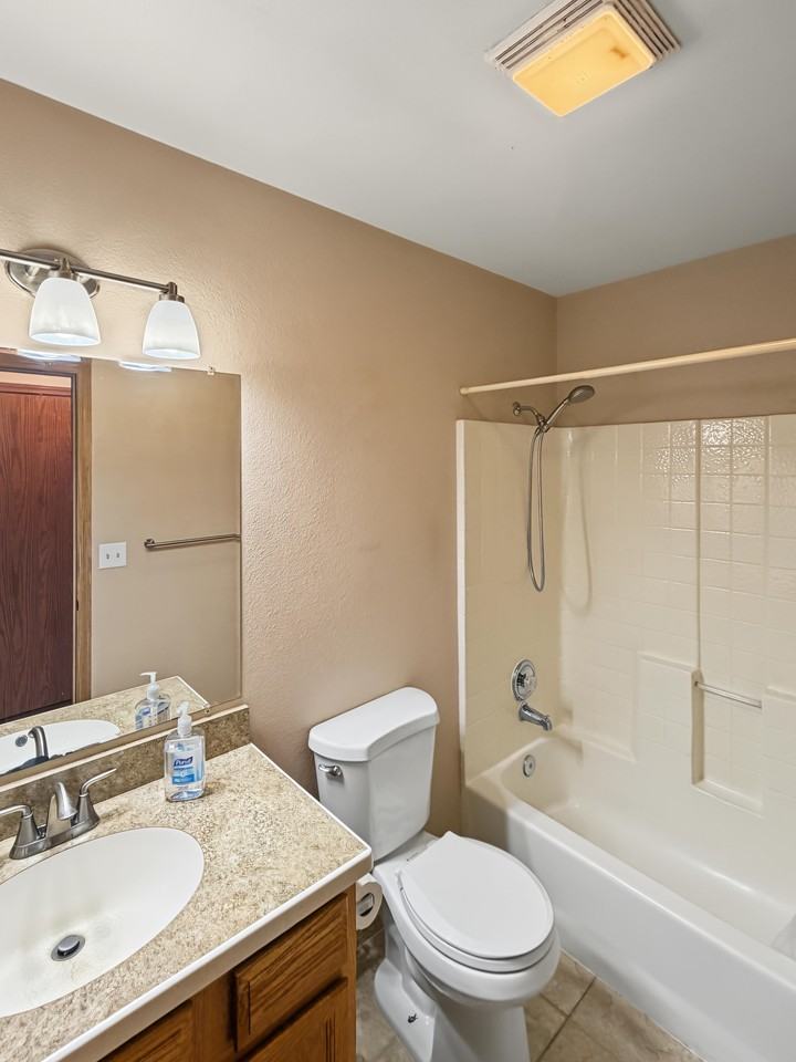 2633 Easthaven Cir #1 - Photo 6 of 10