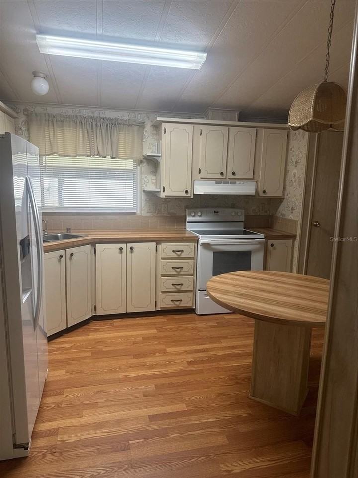 2753 Cranmoor Dr - Photo 2 of 8