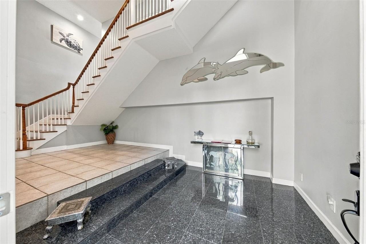 314 10th Ave - Photo 4 of 50