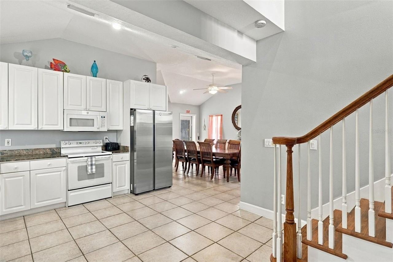 314 10th Ave - Photo 6 of 50