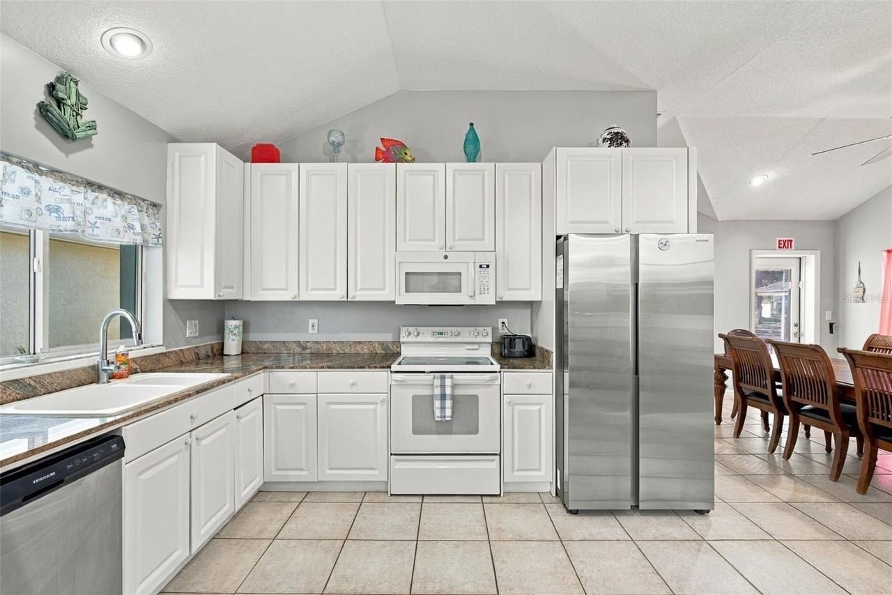 314 10th Ave - Photo 7 of 50