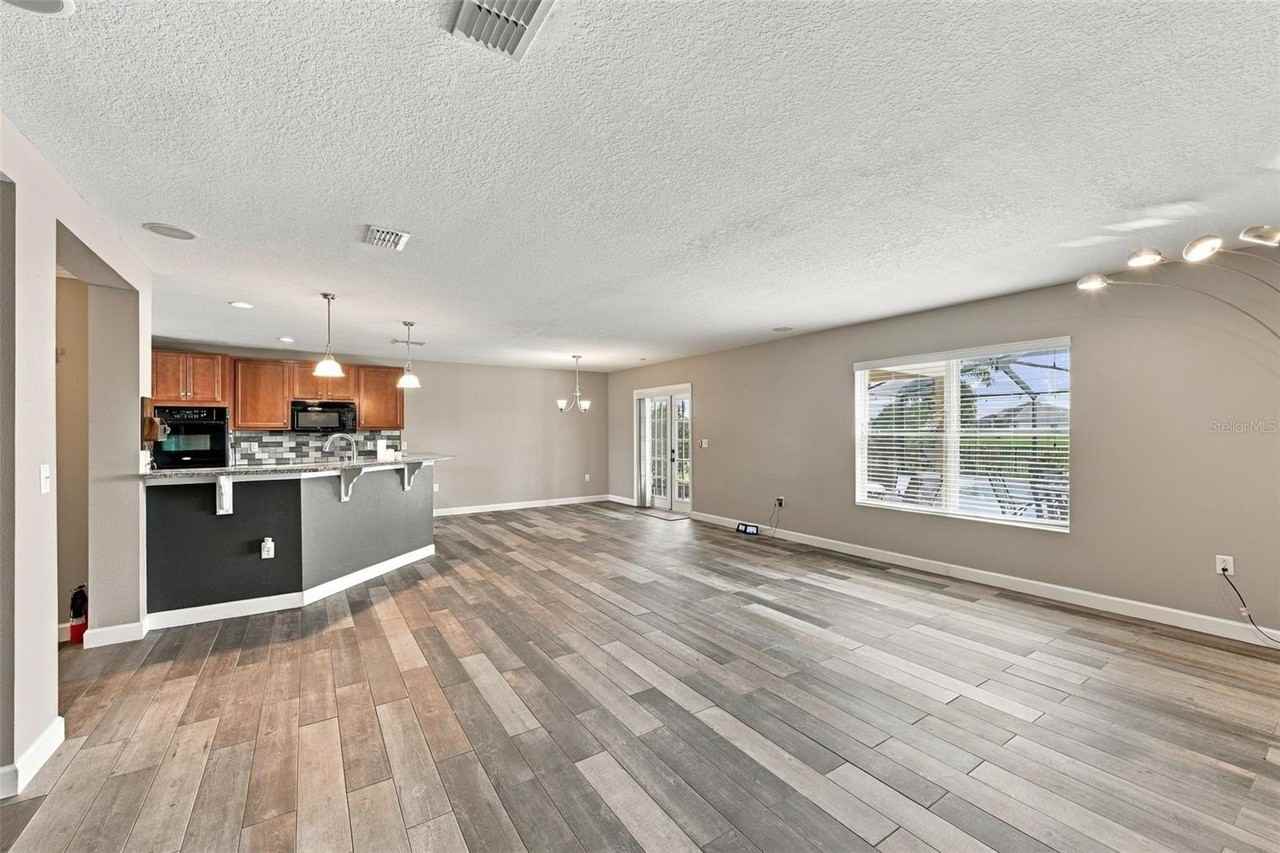 5213 Butterfly Shell Dr - Photo 4 of 50