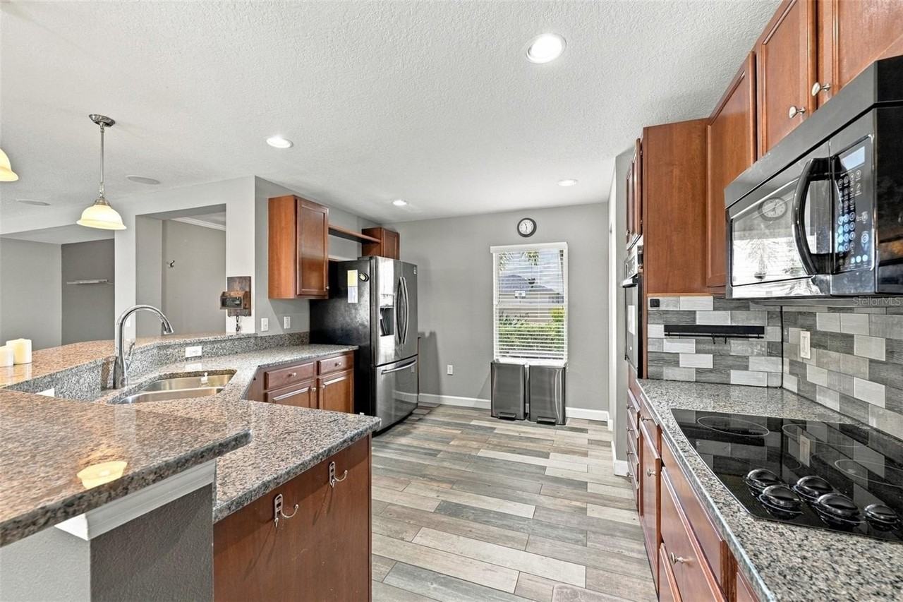 5213 Butterfly Shell Dr - Photo 7 of 50