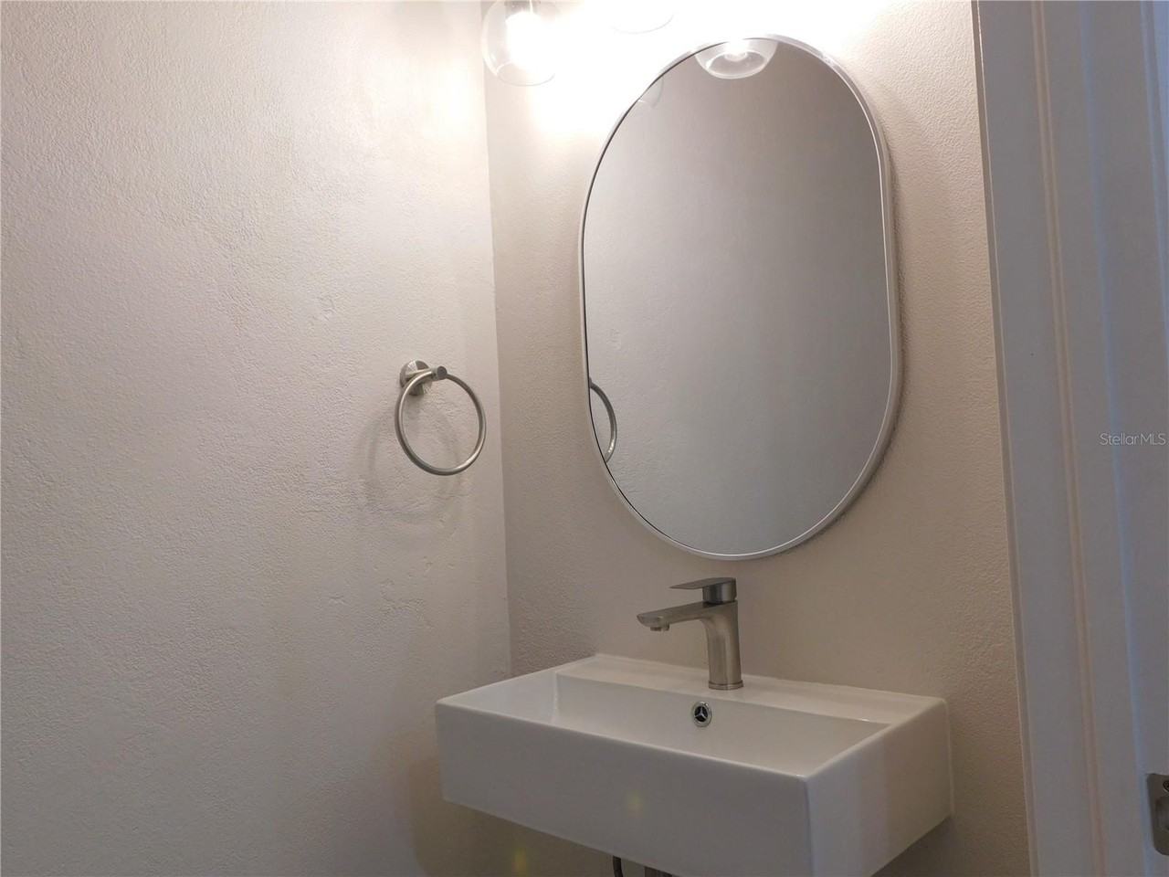 8660 Hunters Key Cir - Photo 7 of 20
