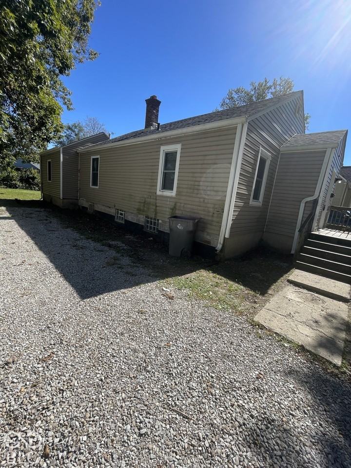 3547 Wallace Ave - Photo 3 of 22