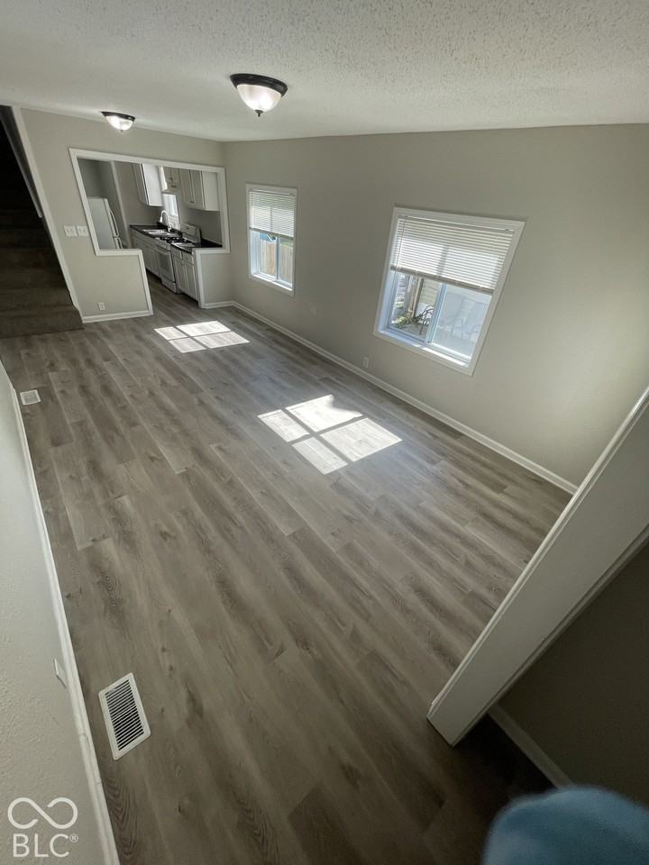 3547 Wallace Ave - Photo 4 of 22