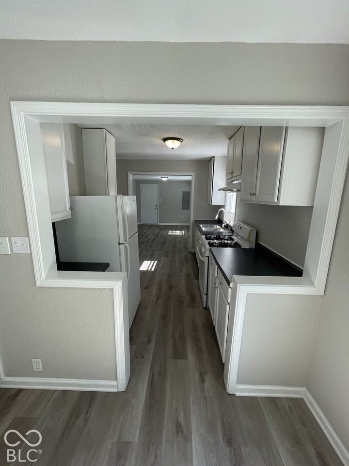 3547 Wallace Ave - Photo 6 of 22