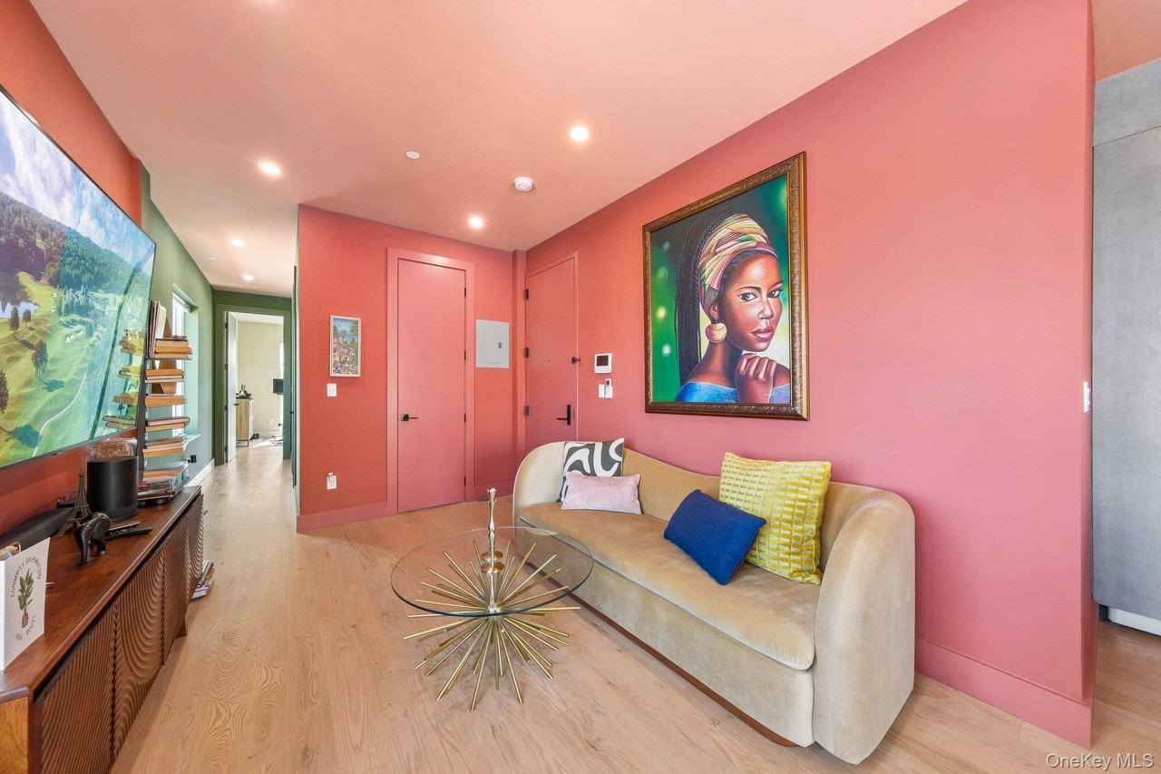 1526 Lincoln Pl #4L - Photo 3 of 28