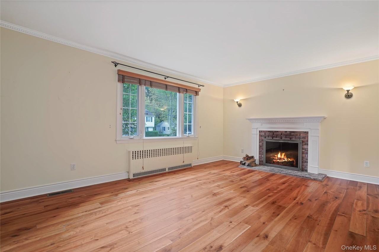 29 Coralyn Ave - Photo 4 of 32