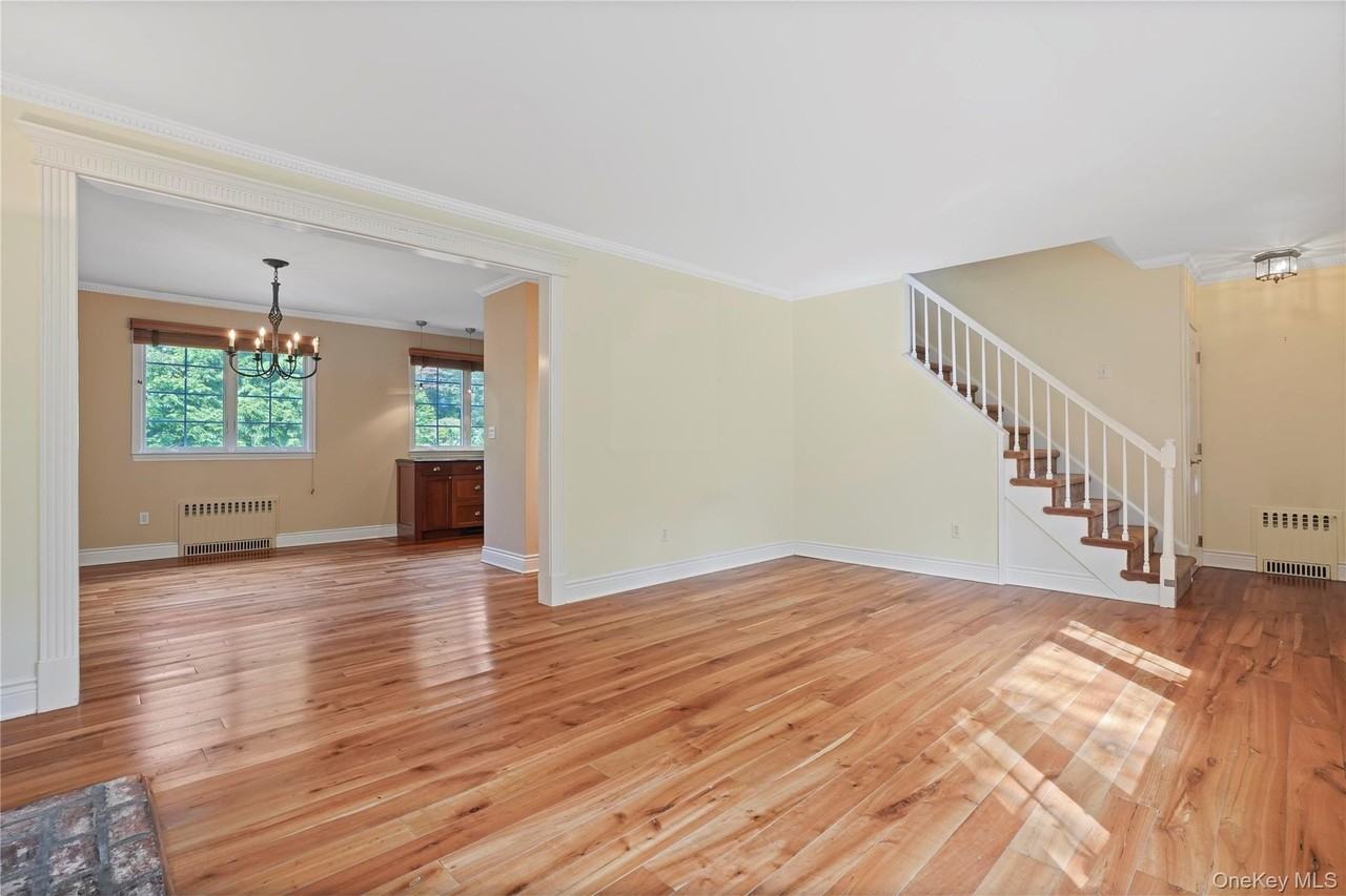29 Coralyn Ave - Photo 6 of 32