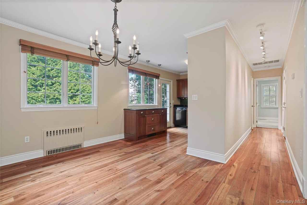 29 Coralyn Ave - Photo 7 of 32