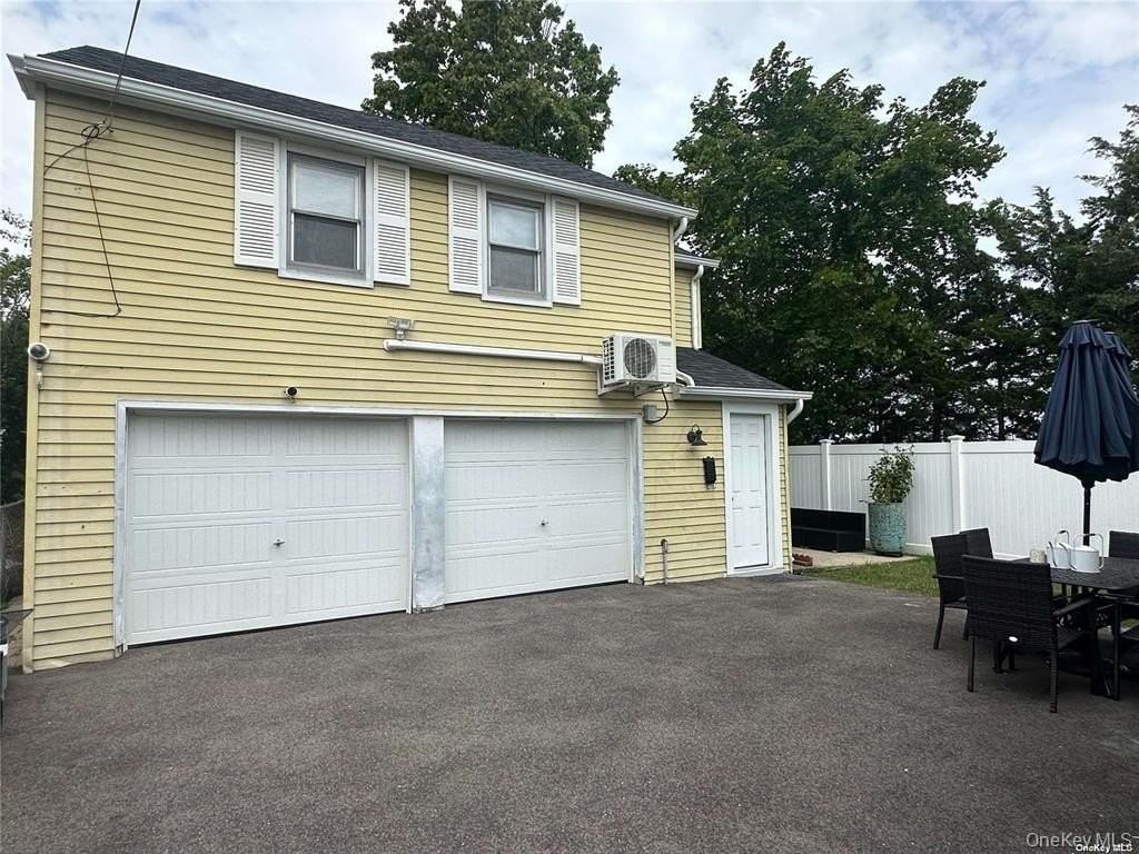 9 Court St E #1REAR - Photo 2 of 13