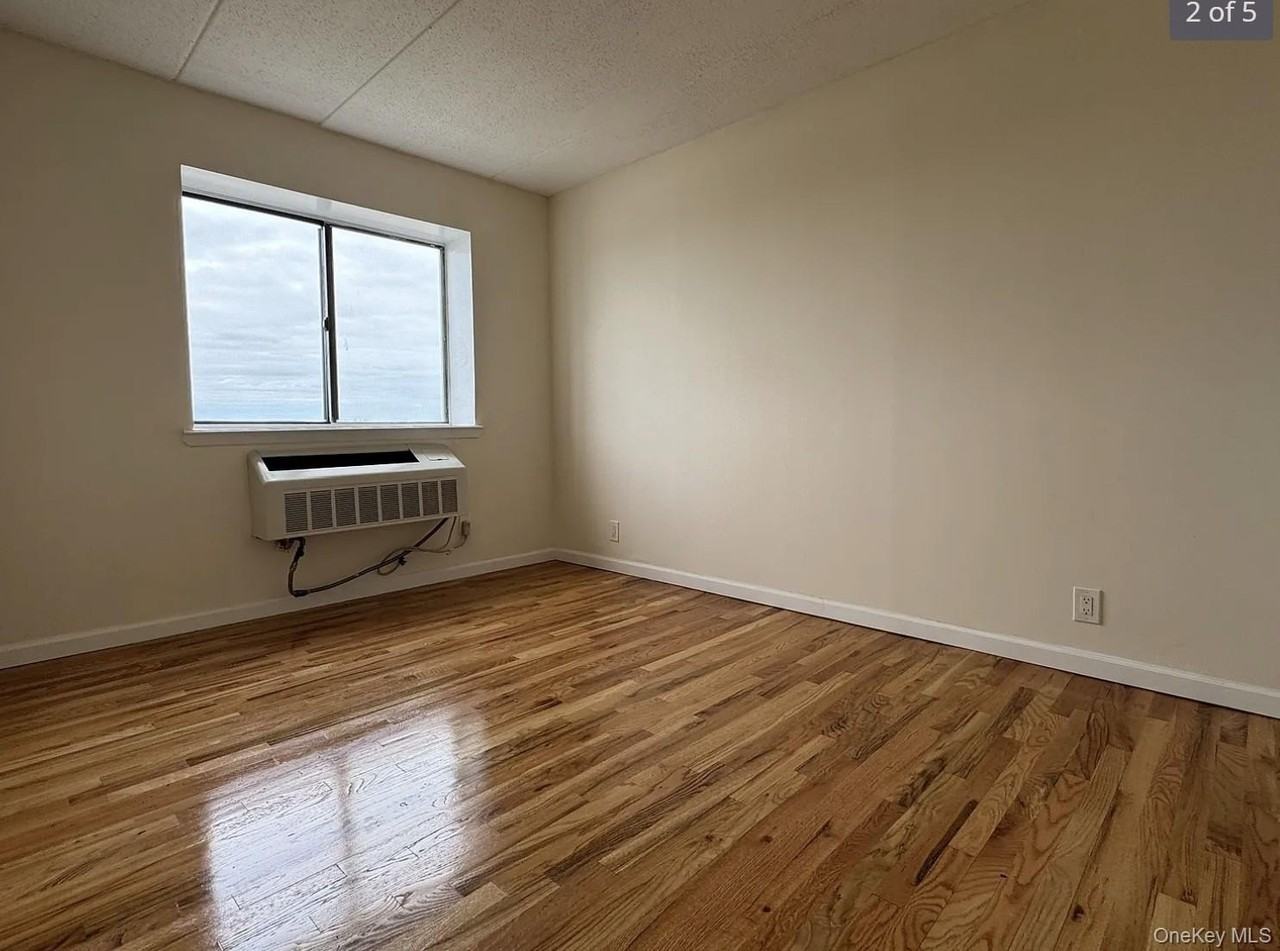14518 34th Ave #6E - Photo 2 of 4