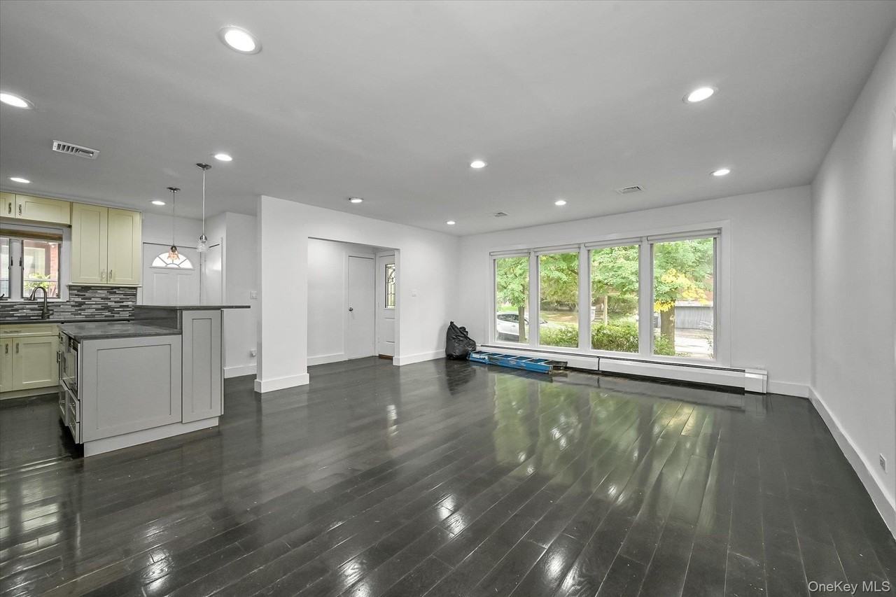 20911 85th Ave - Photo 3 of 22