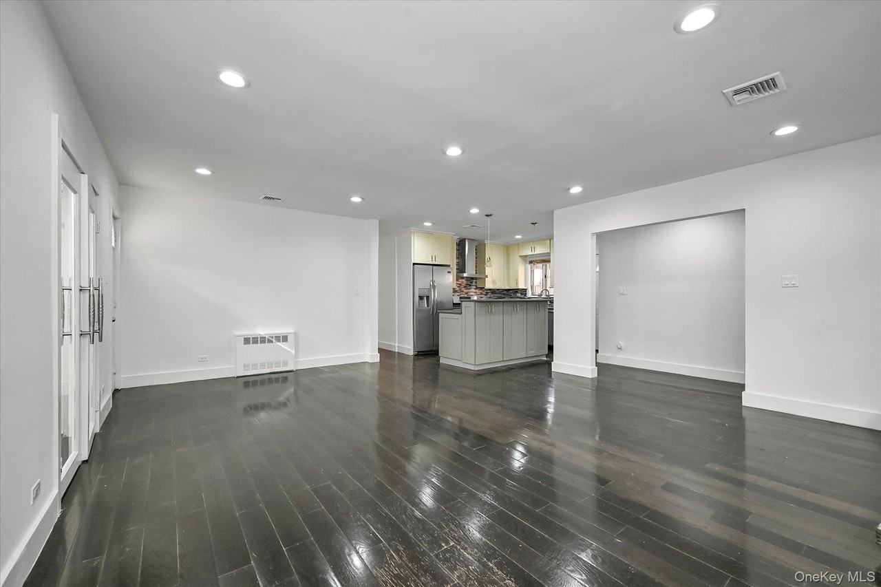 20911 85th Ave - Photo 4 of 22