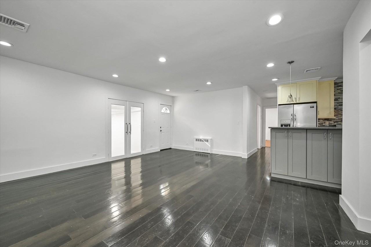20911 85th Ave - Photo 5 of 22