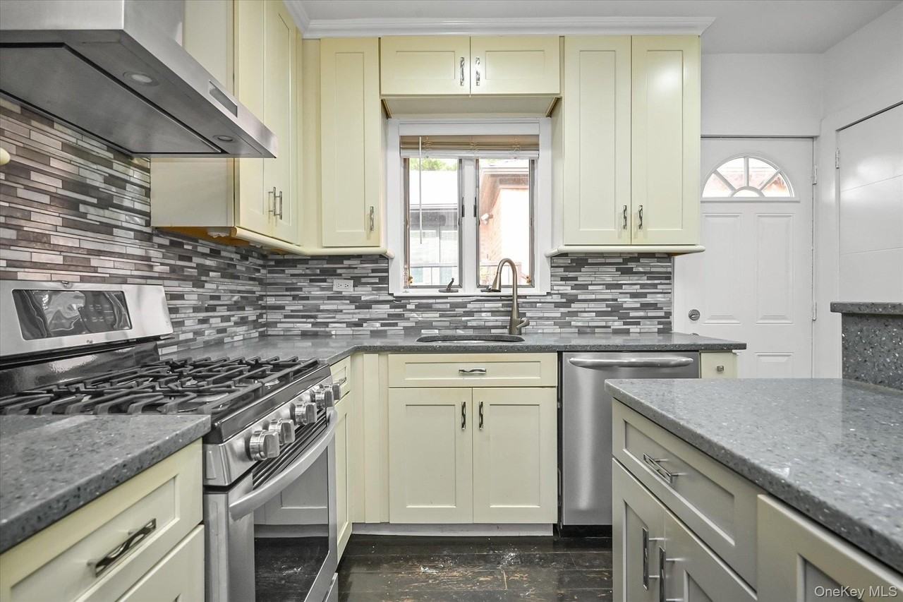 20911 85th Ave - Photo 7 of 22