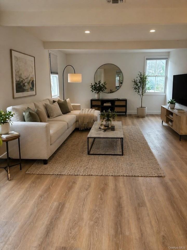 1353 Old Northern Blvd - Photo 6 of 22