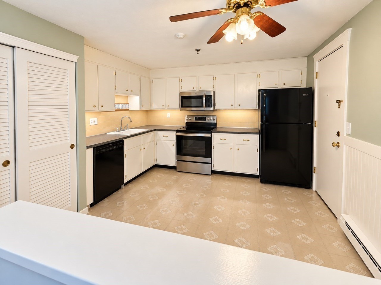 35 Swanson Ct #32D - Photo 6 of 14