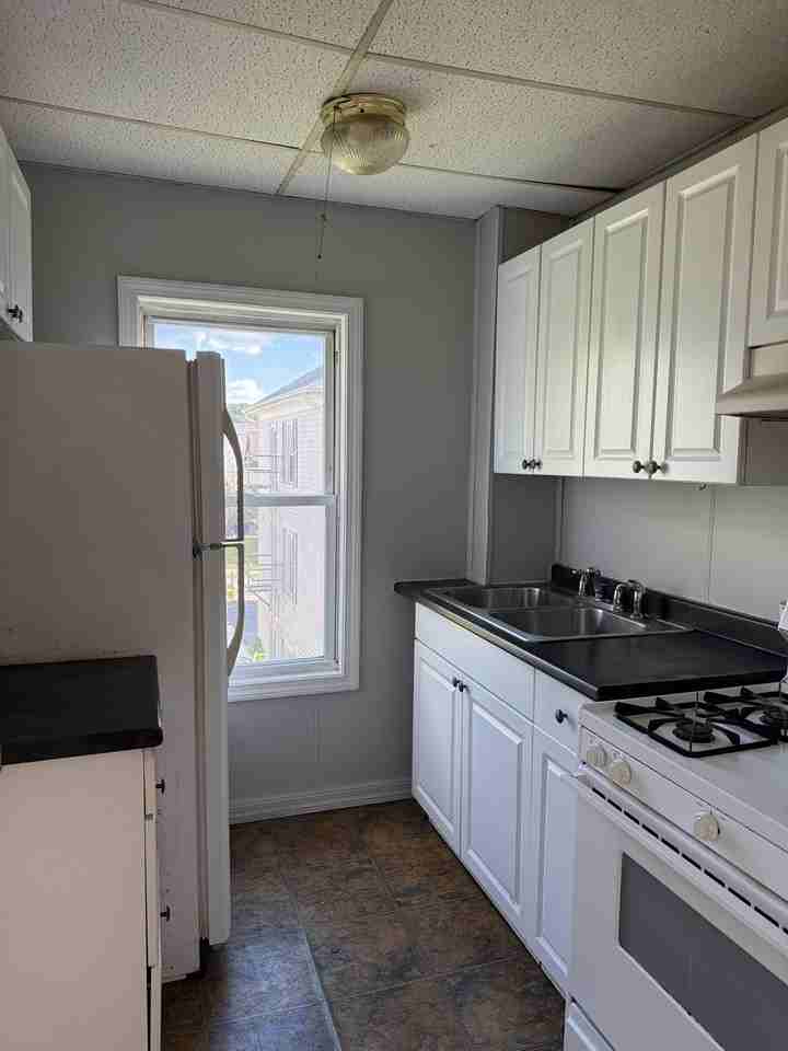 499 Lindsey St #3E - Photo 3 of 7