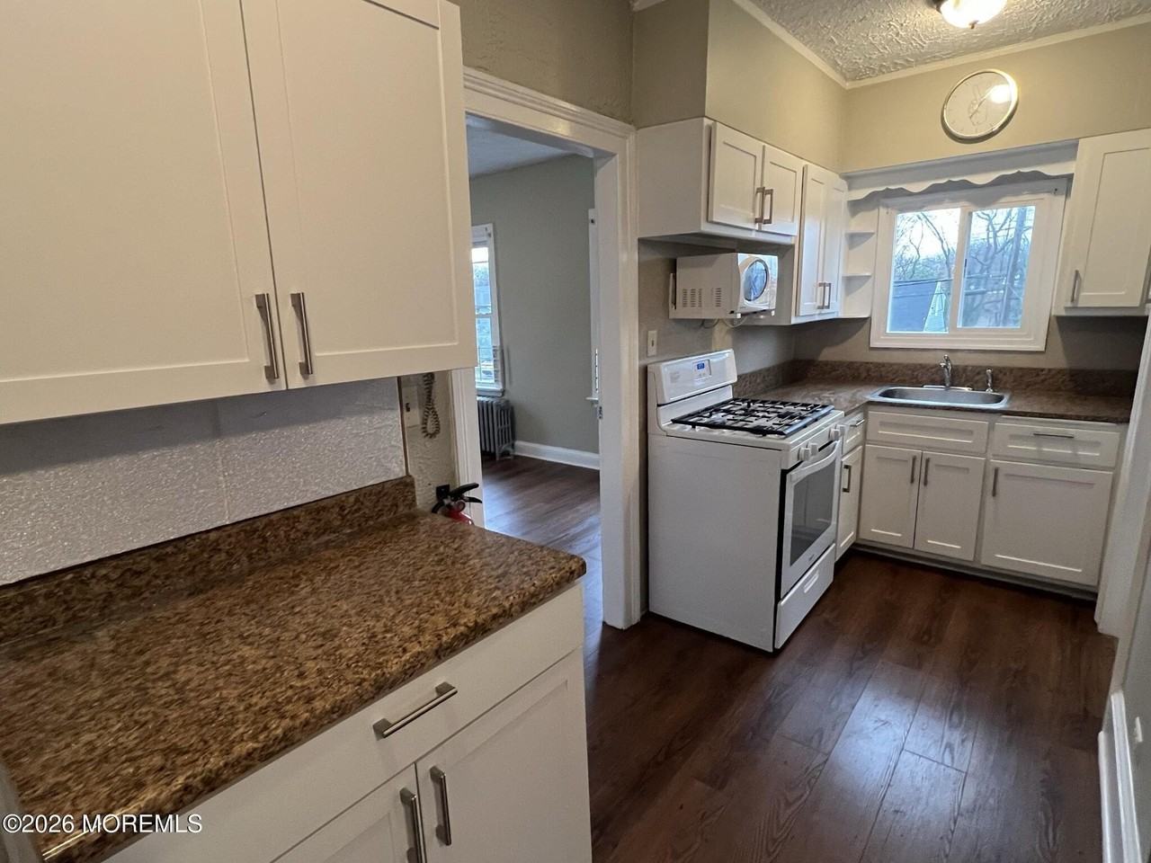 80 South St #B - Photo 5 of 12