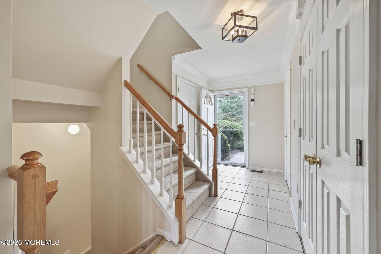 302 Graham Ave - Photo 4 of 29