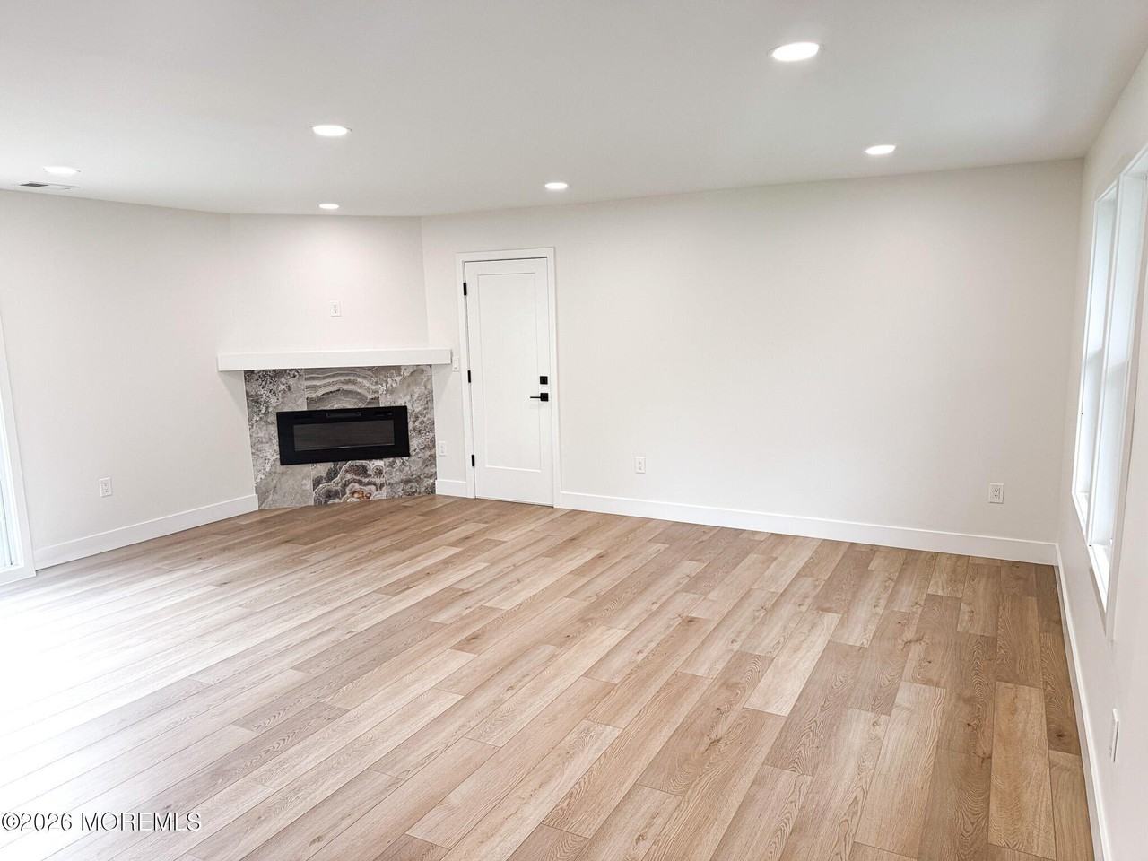 18 Arlyn Dr - Photo 7 of 43