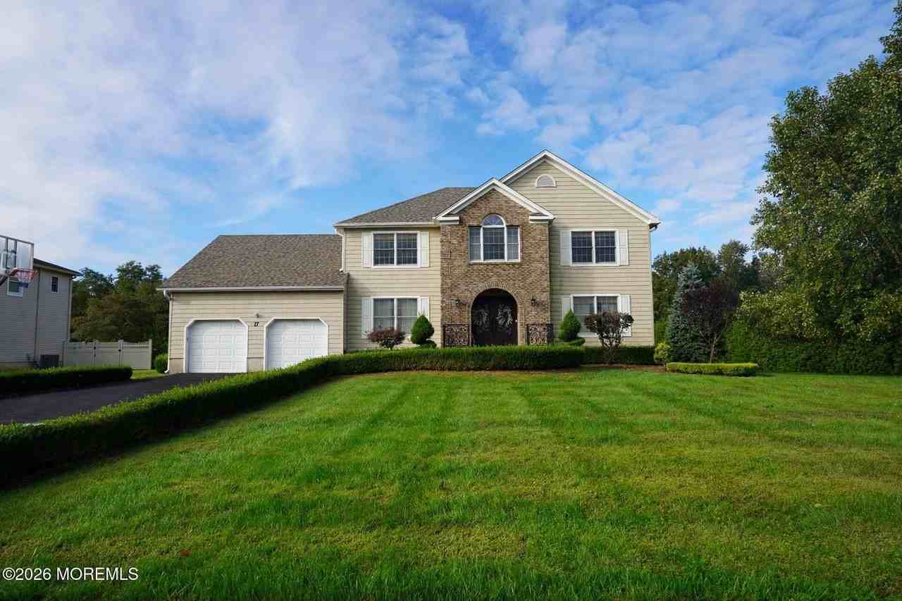 17 Locksley Ln - Photo 2 of 50