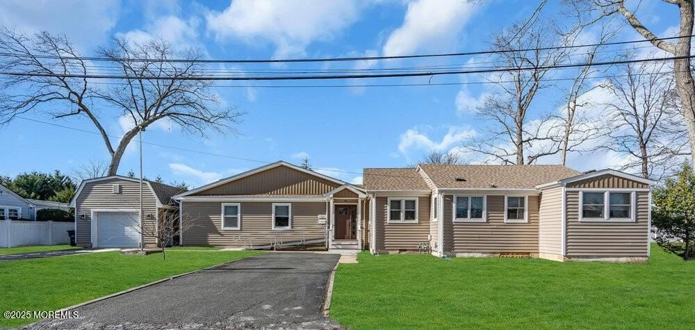 2137 Locust Rd - Photo 2 of 22
