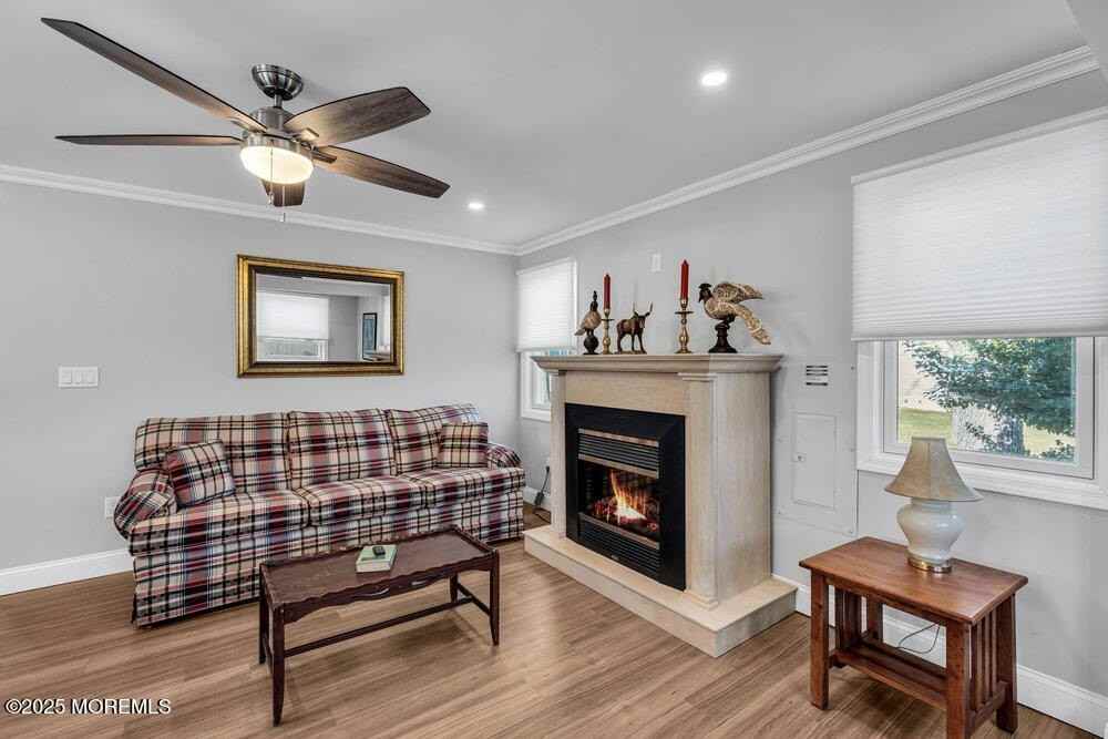2137 Locust Rd - Photo 5 of 22