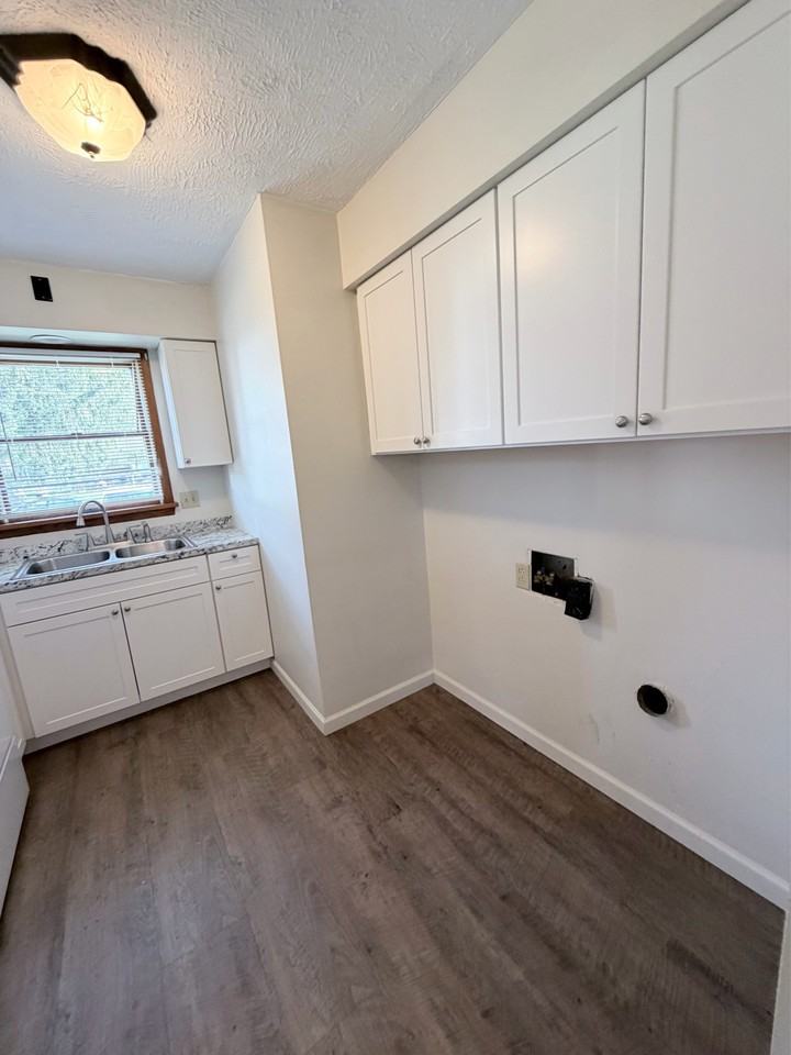 2910 Fernwood Ave #4 - Photo 2 of 12