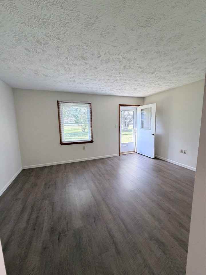 2910 Fernwood Ave #4 - Photo 3 of 12