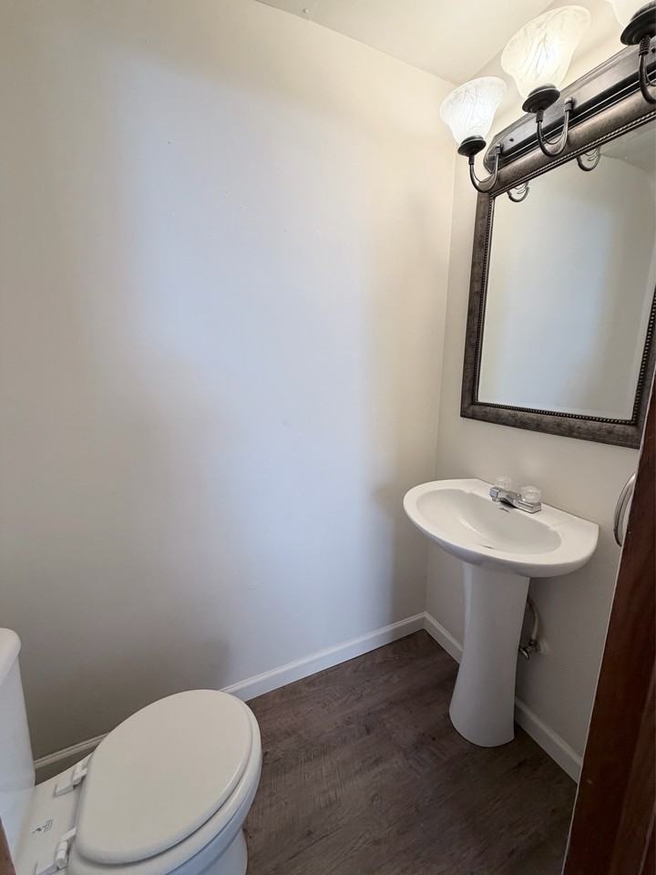 2910 Fernwood Ave #4 - Photo 6 of 12